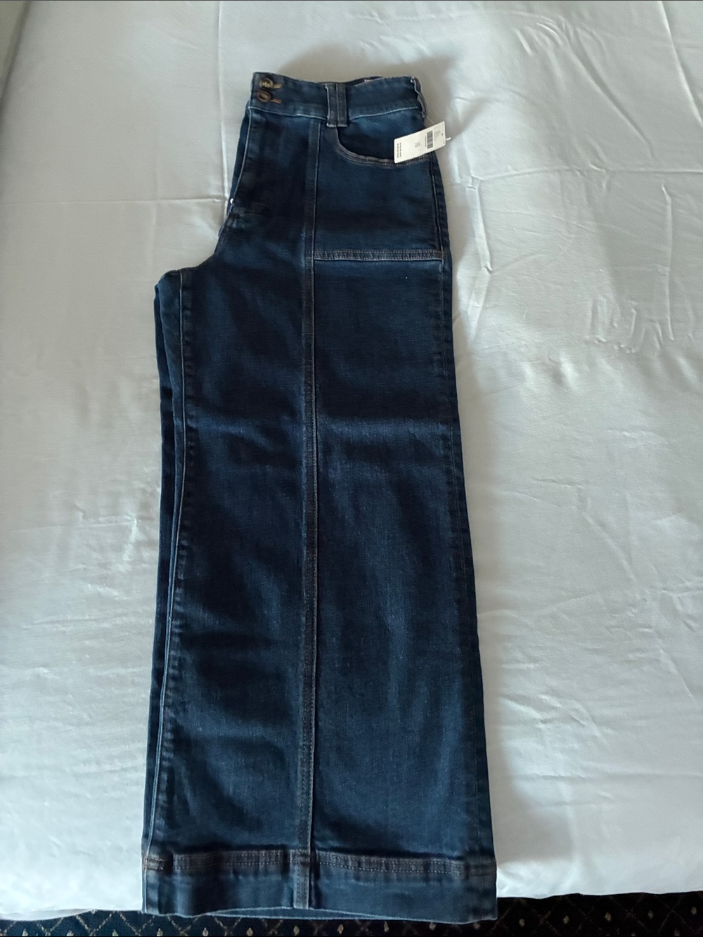 Women’s Dark Blue Wide-Leg Cropped Jeans